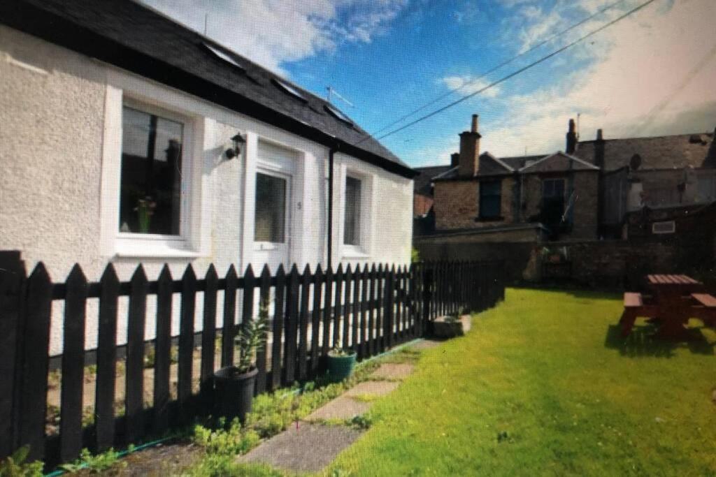 The Brambles Girvan Holiday Cottage By Seaside. Exterior photo