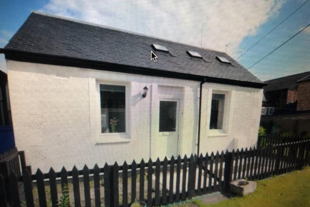 The Brambles Girvan Holiday Cottage By Seaside. Exterior photo